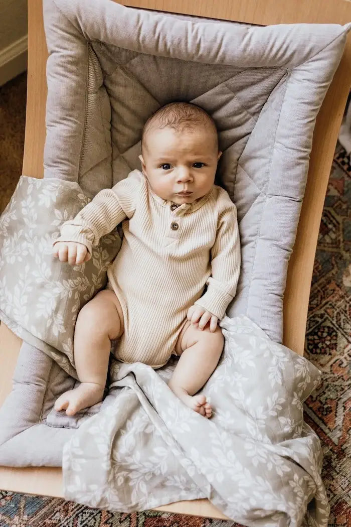 Swaddle Leafy Sprig Gray