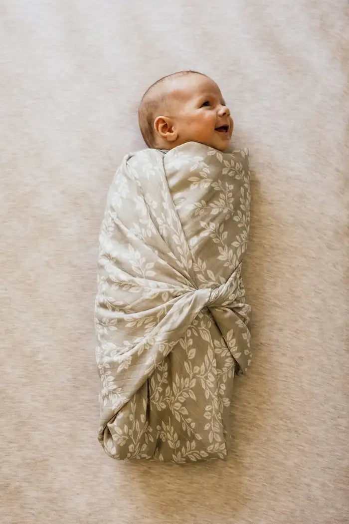 Swaddle Leafy Sprig Gray