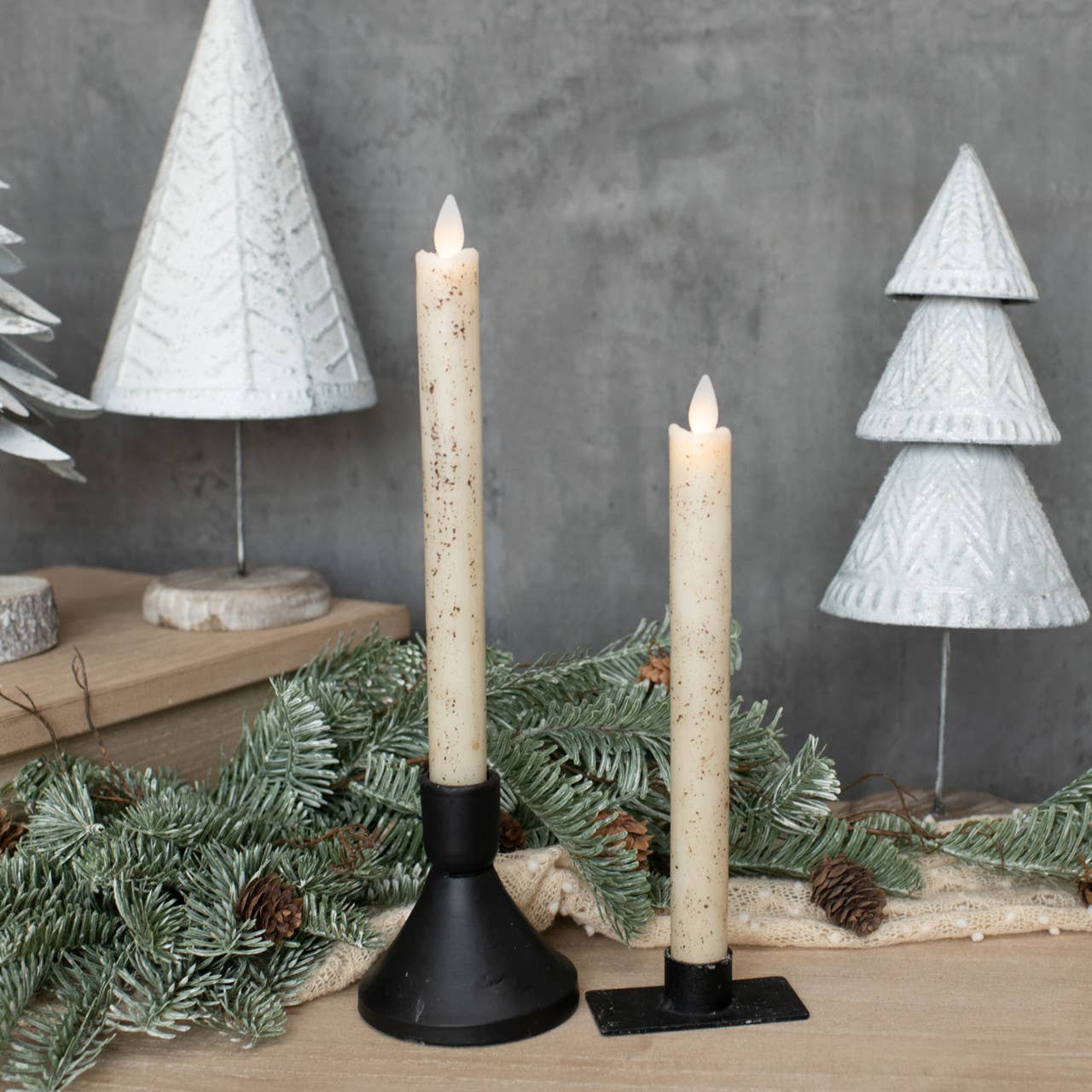 SET/ 2 - 9.5" MOVING FLAME CREAM TAPER CANDLE