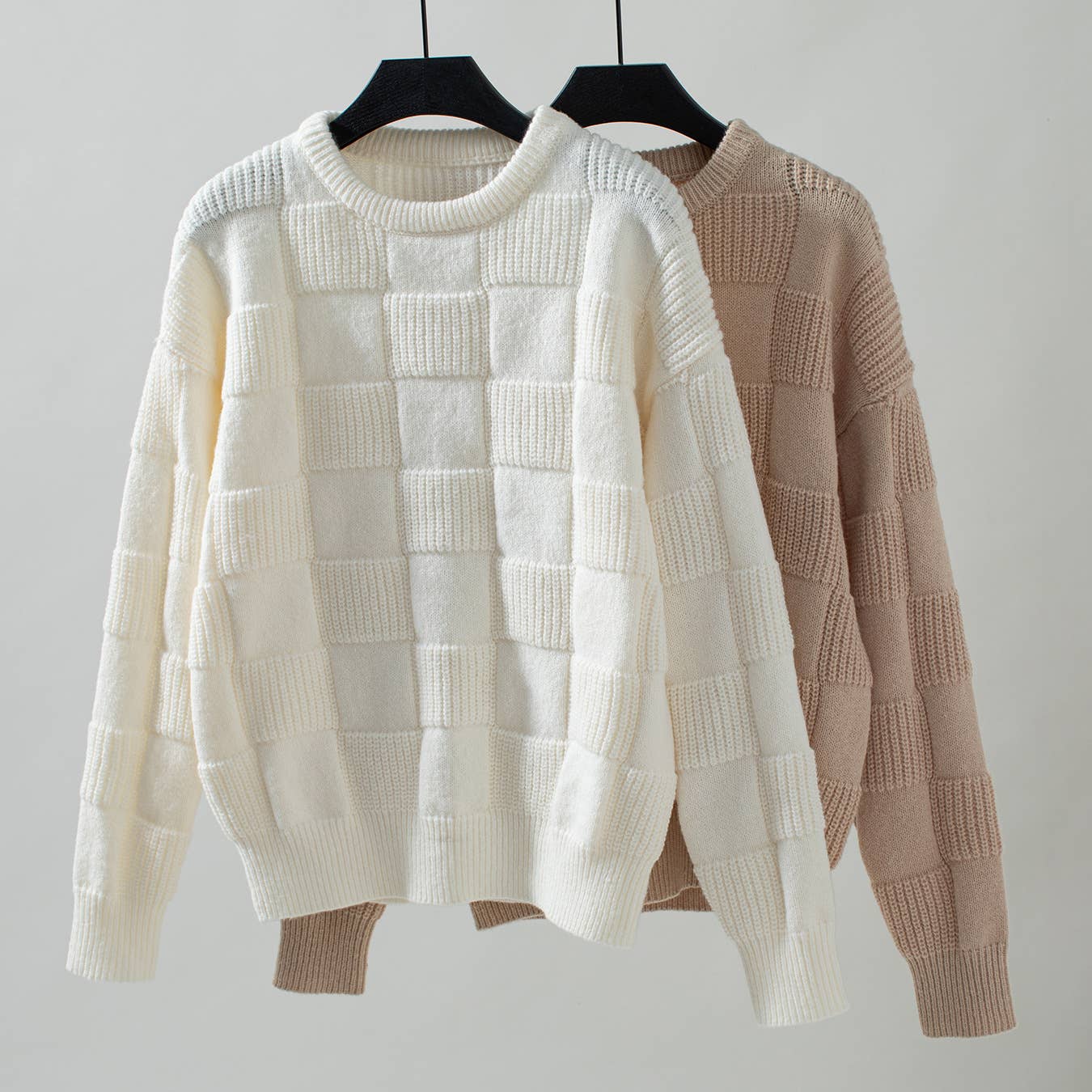 Minimalist Checked Crewneck Sweater: Apricot / M