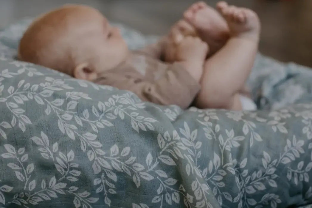 Swaddle Leafy Sprig Blue