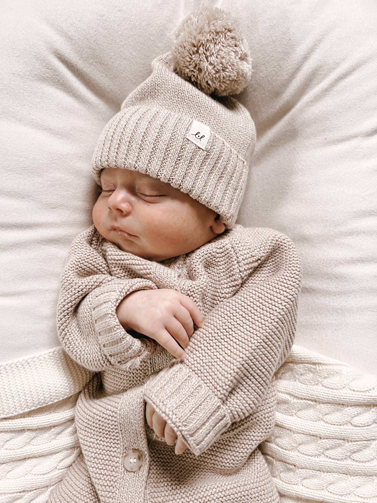 Luna + Luca Pom Beanie - Heather Beige: Heather Beige / 0-3m