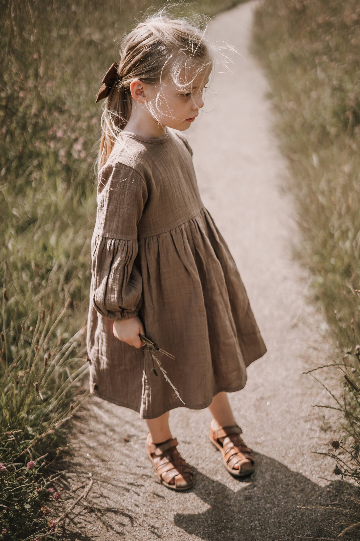 Annie & Charles® organic cotton muslin dress NOAH: Brown / 18-24 M