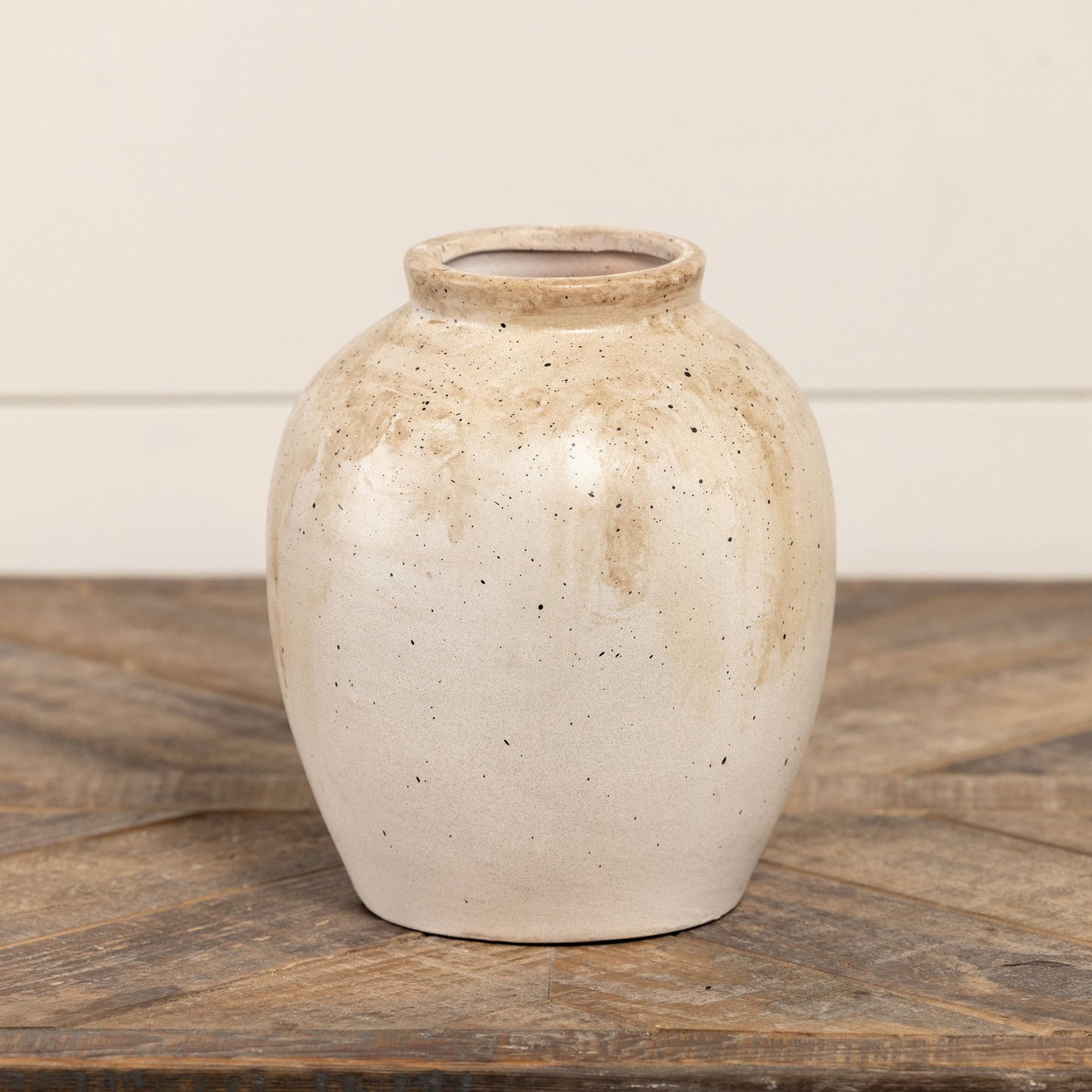 7.5" IVORY CLAY VASE