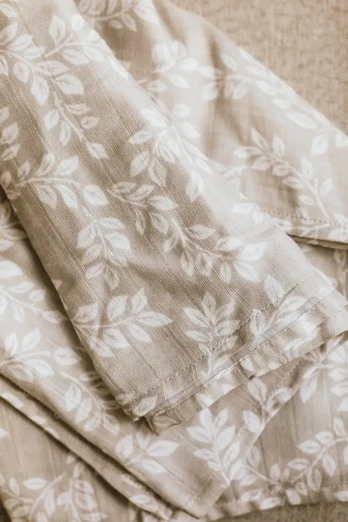 Swaddle Leafy Sprig Gray