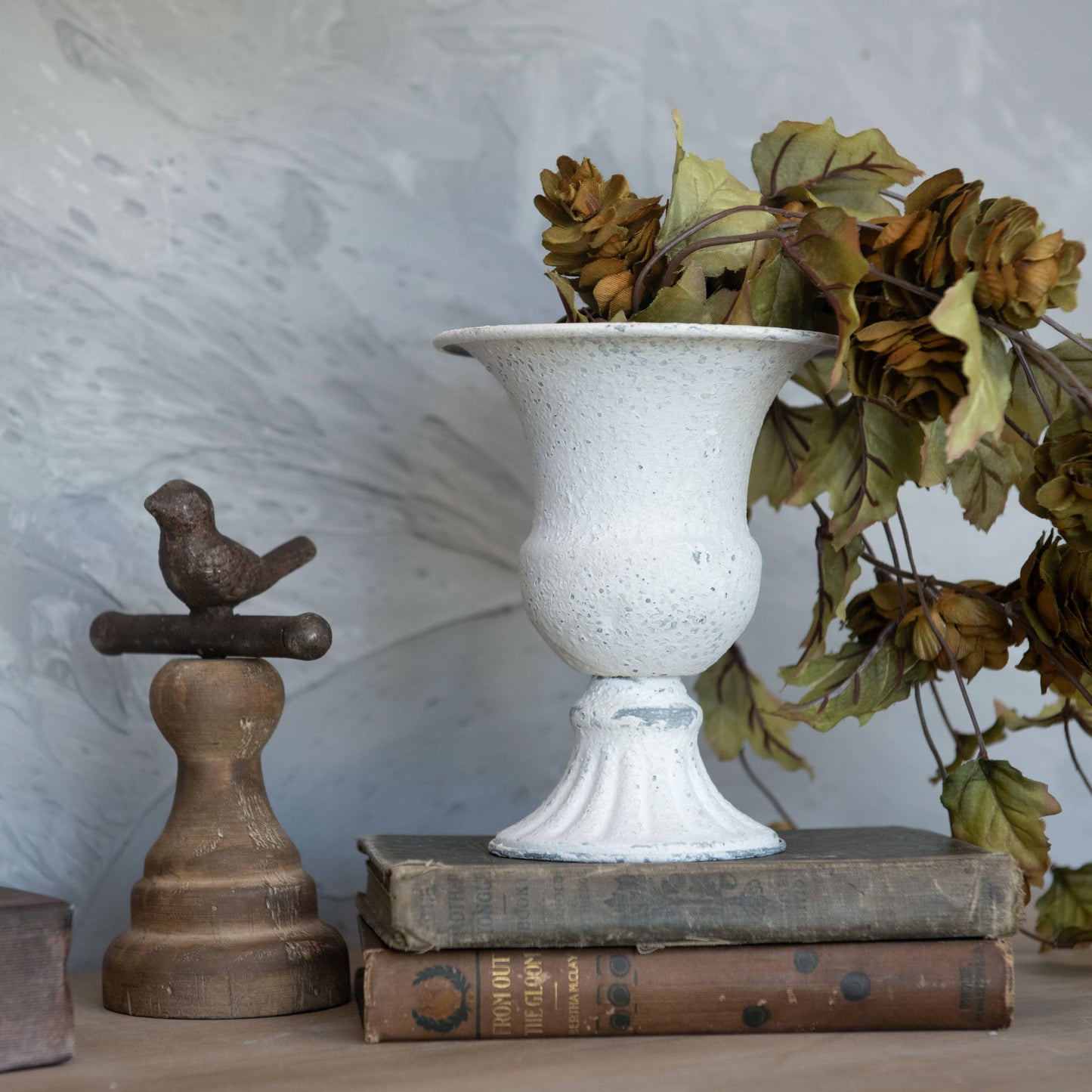 VINTAGE WHITE POT