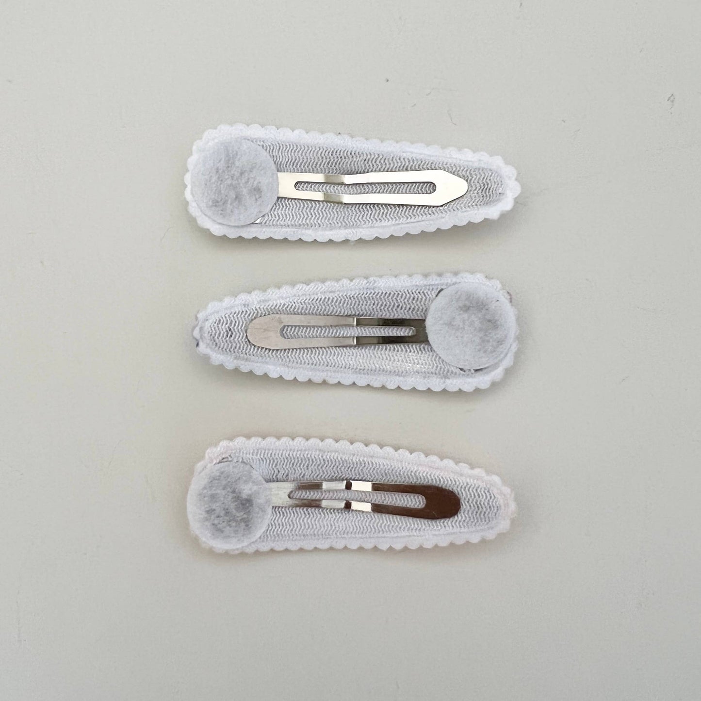 (#18) Fabric Hair Clip Snap Barrettes (2) - Neutral Floral