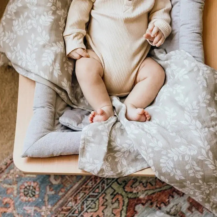Swaddle Leafy Sprig Gray